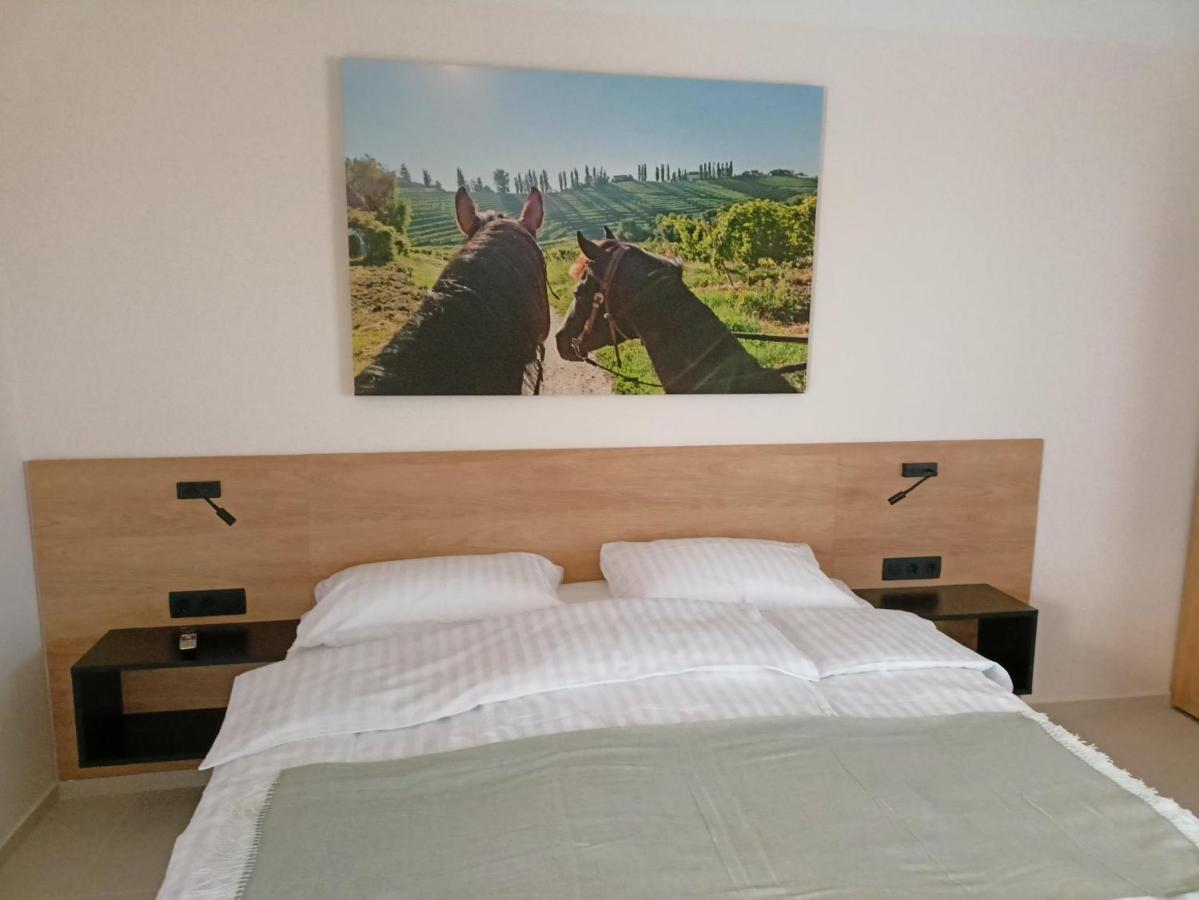 Bed and Breakfast Hisa Pep'S Ivanjkovci Екстер'єр фото